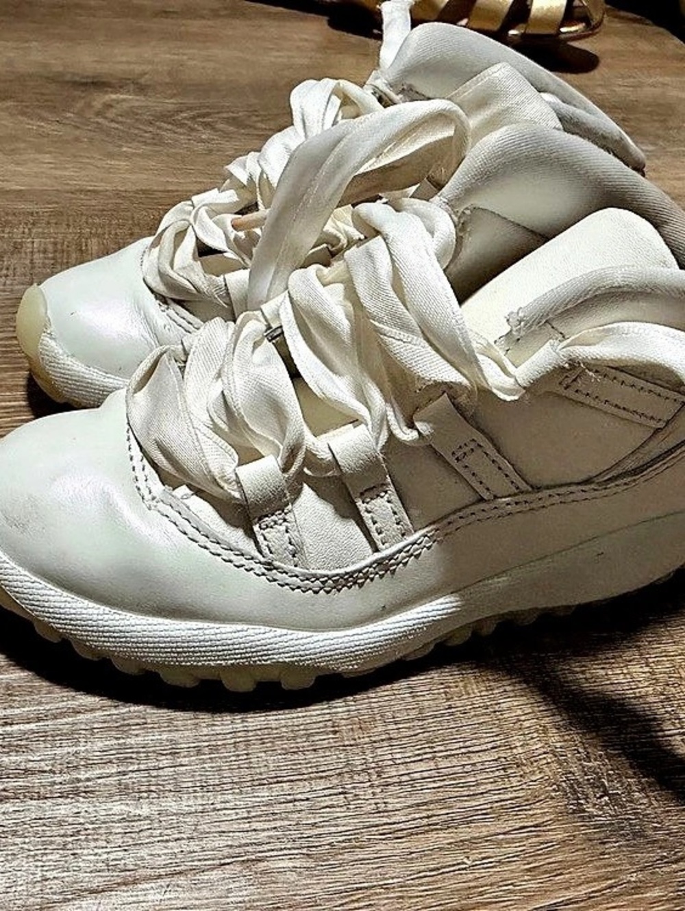 Nike White Sneakers US 9C toddler